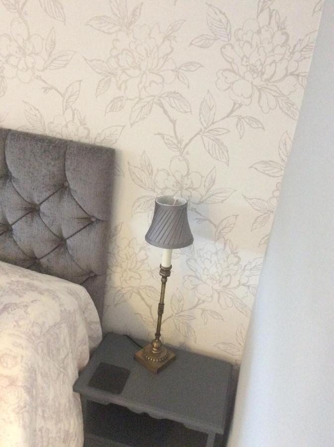 뉴볼드온스투어 The Poplars B&B 외부 사진